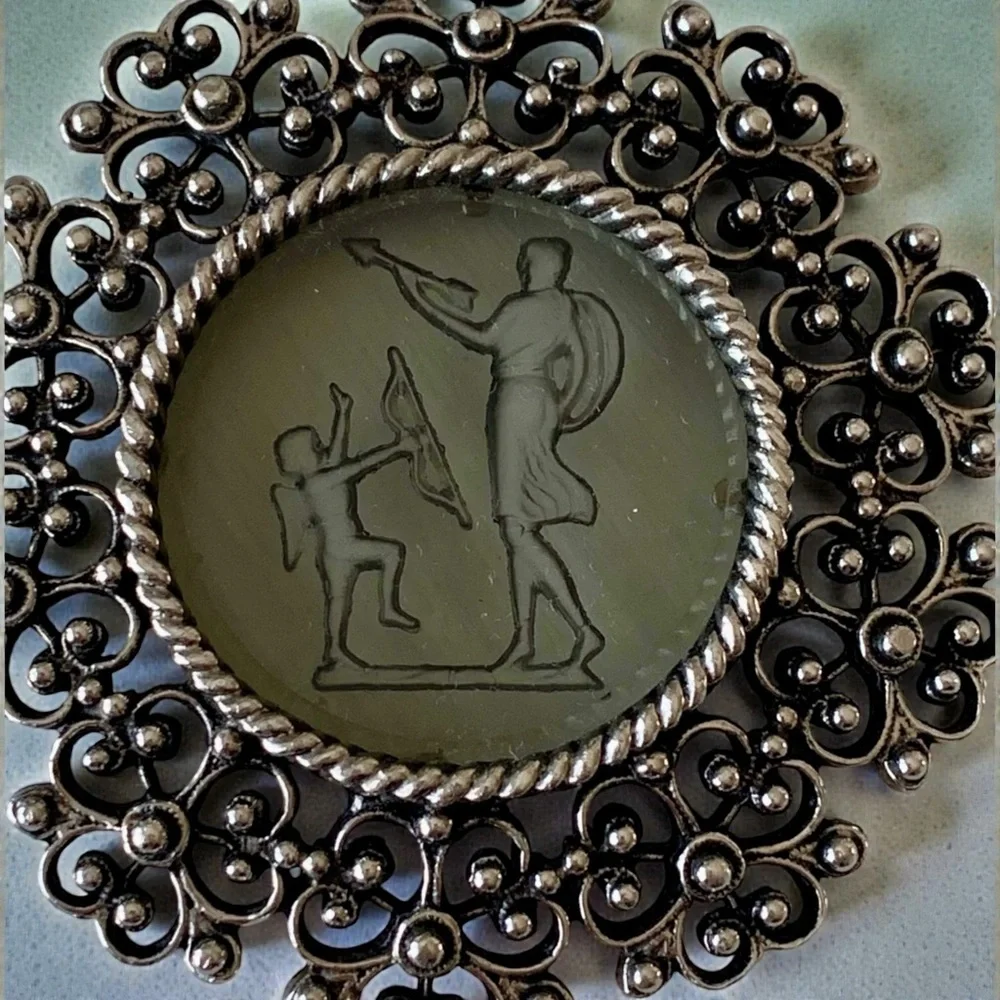 GOLDETTE Vintage Silver Intaglio Glass Cameo Cupid Venus Tassel Necklace